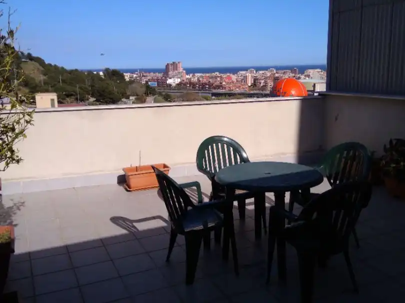 Piso con ascensor en venta en Carrer d'Hipólito Lázaro 9