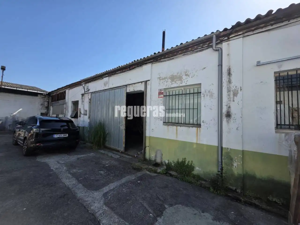 Fabrikhallen zur Miete in Travesia Industria, Jardín de Cantos - El Nodo