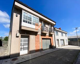 Vista exterior de Casa o xalet en venda en Santiago de Compostela  amb Balcó