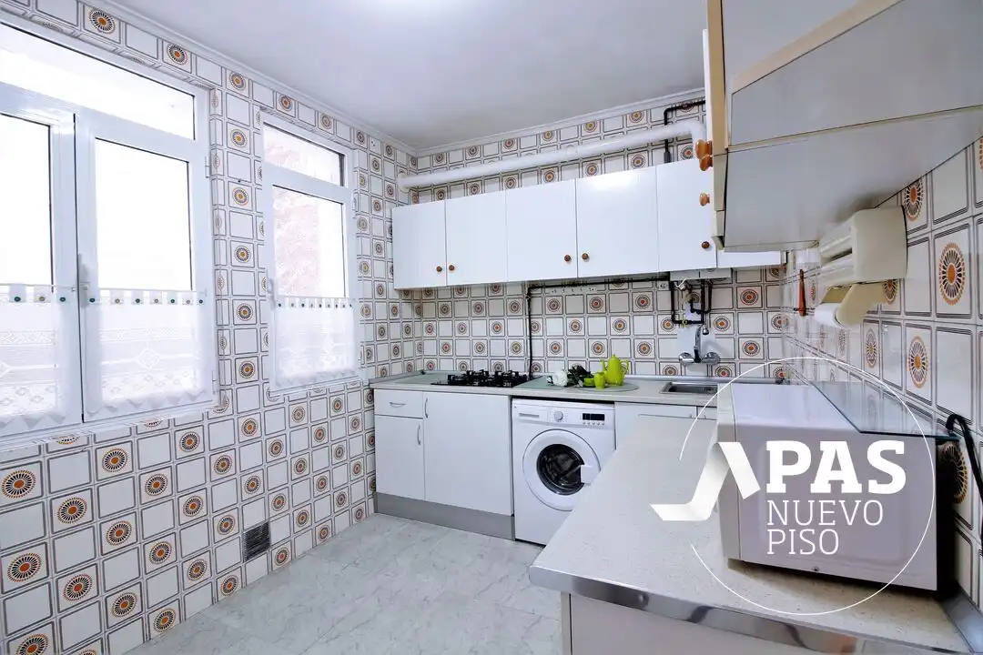 Küche von Wohnung zum Verkauf in Santander