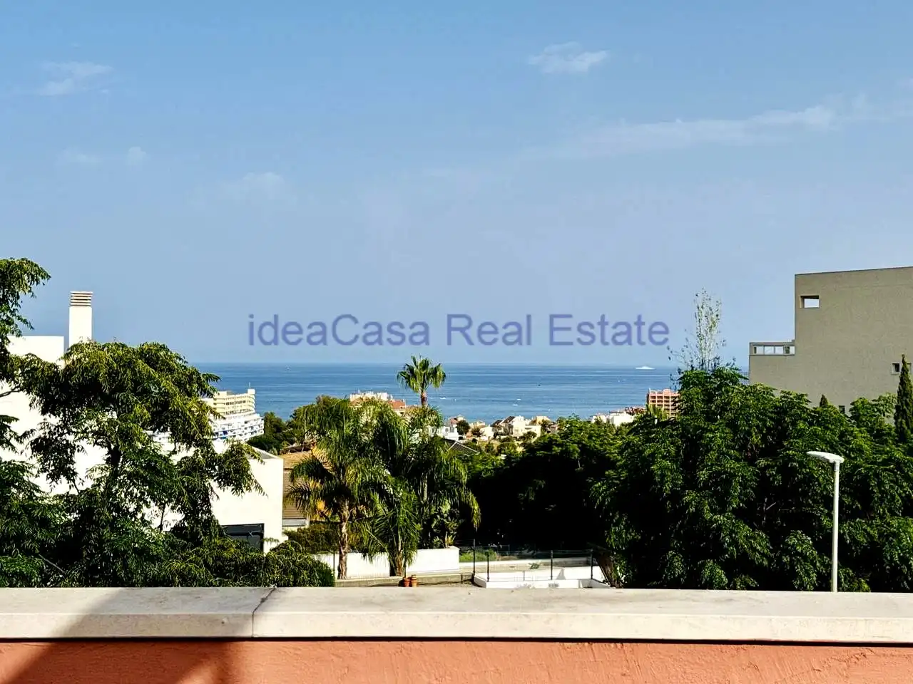 Außenansicht von Haus oder Chalet zum Verkauf in Benalmádena mit Klimaanlage, Privatgarten und Terrasse