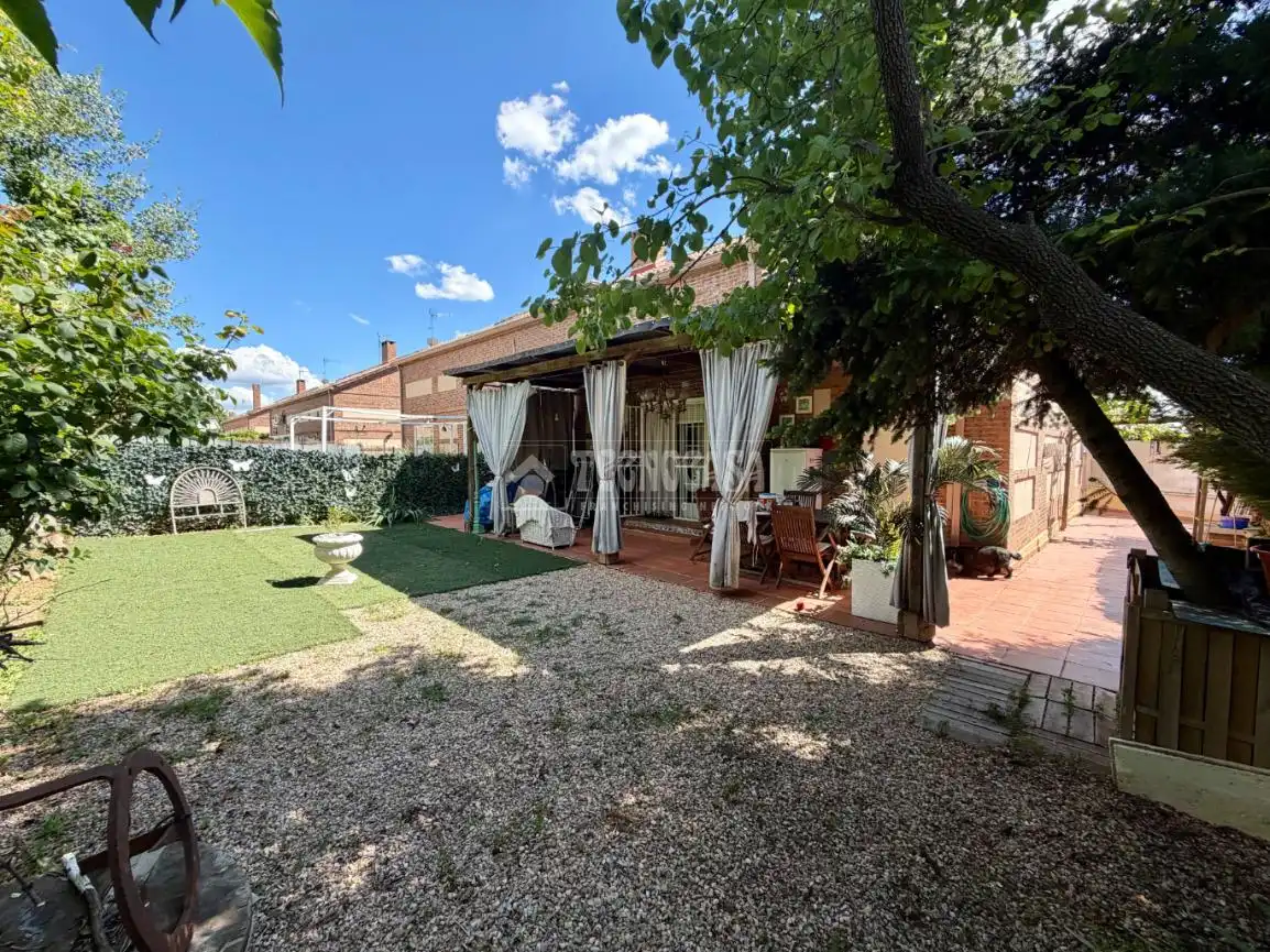 Jardín de Piso en venta en Villanueva de la Torre con Aire acondicionado y Calefacción