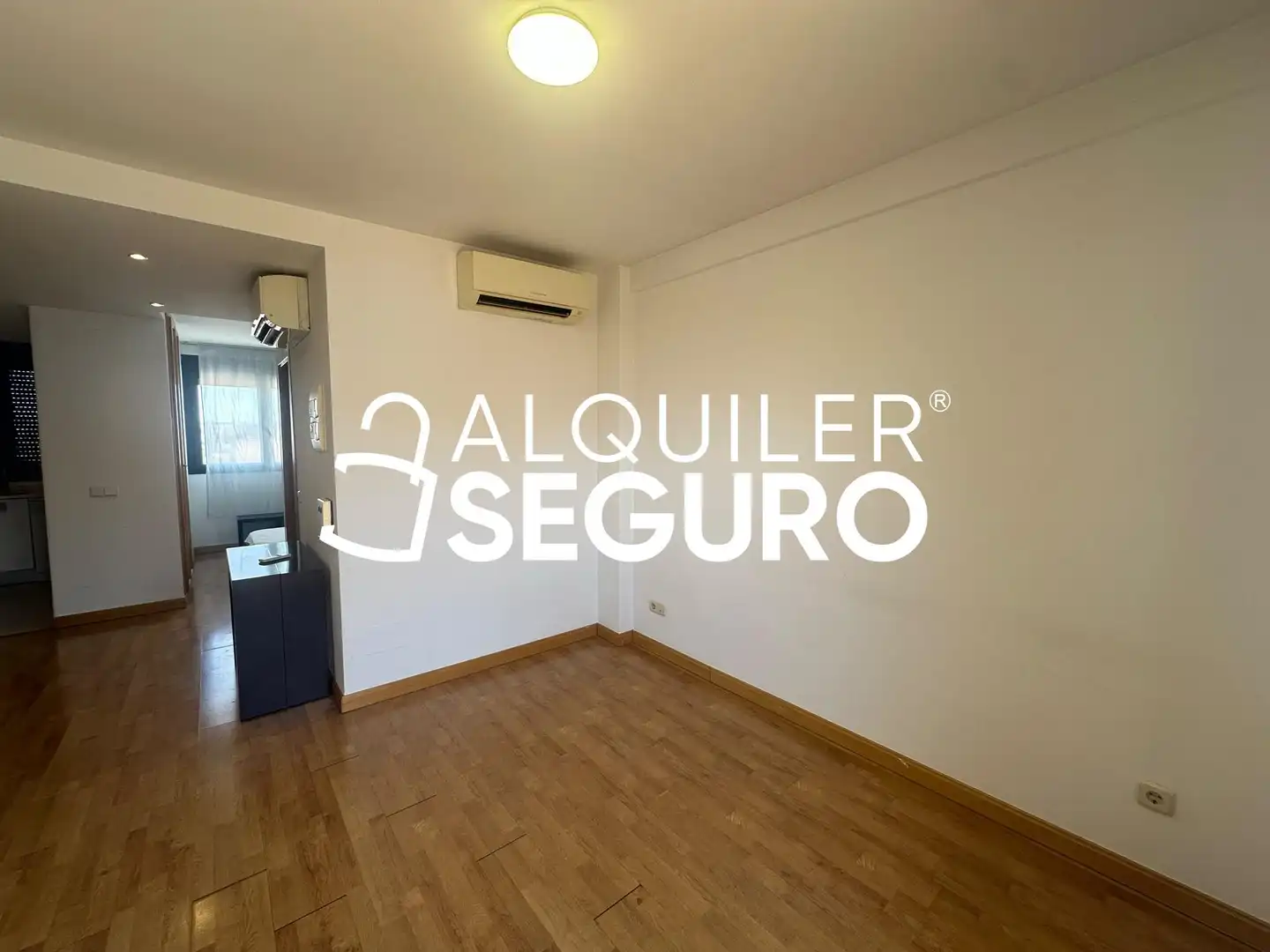 Bedroom of Flat for rent in Madrid  with Air Conditioner, Heating and Terrace