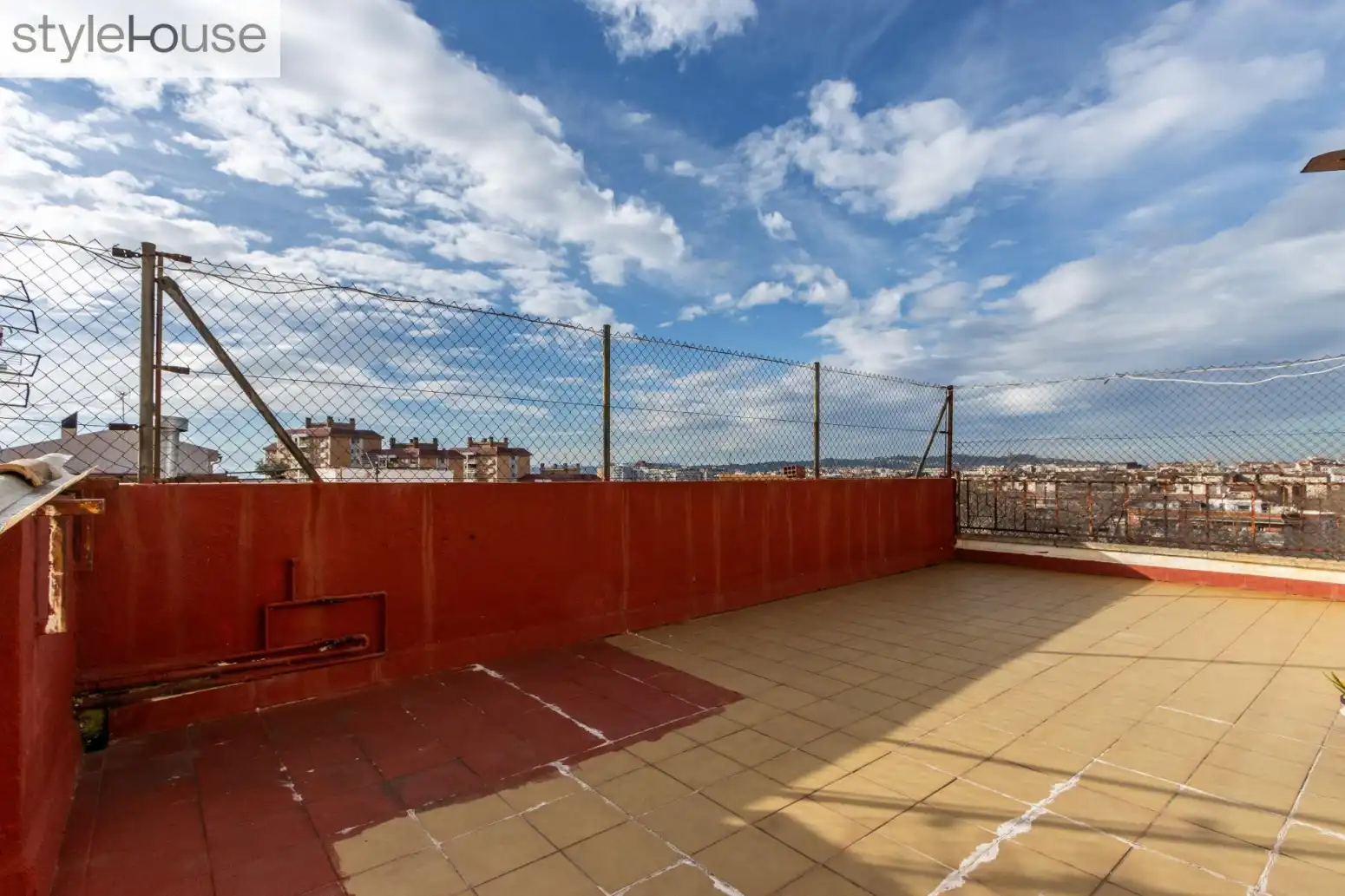 Terrace of Houses for sale in Terrassa  with Parquet flooring, Terrace and Storage room