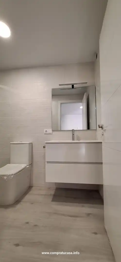 Baño de Apartamento de alquiler en Segovia con Calefacción, Terraza y Amueblado