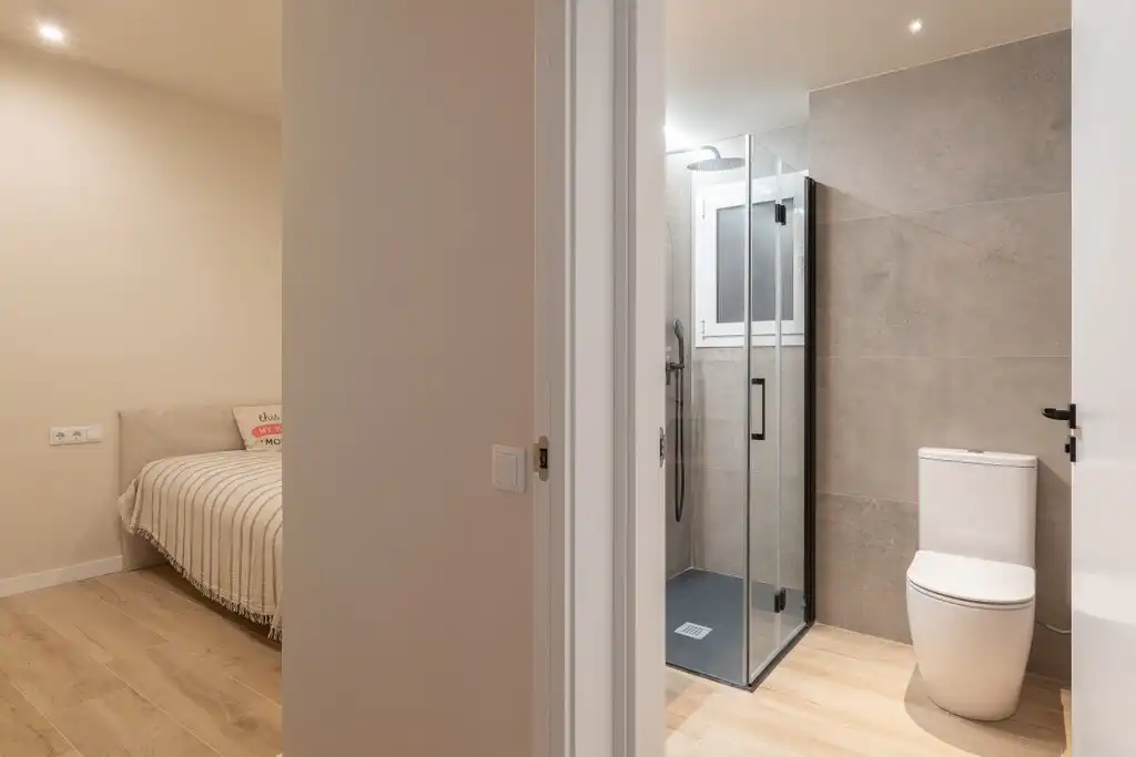 Baño de Apartamento en venta en Barcelona con Aire acondicionado, Terraza y Amueblado