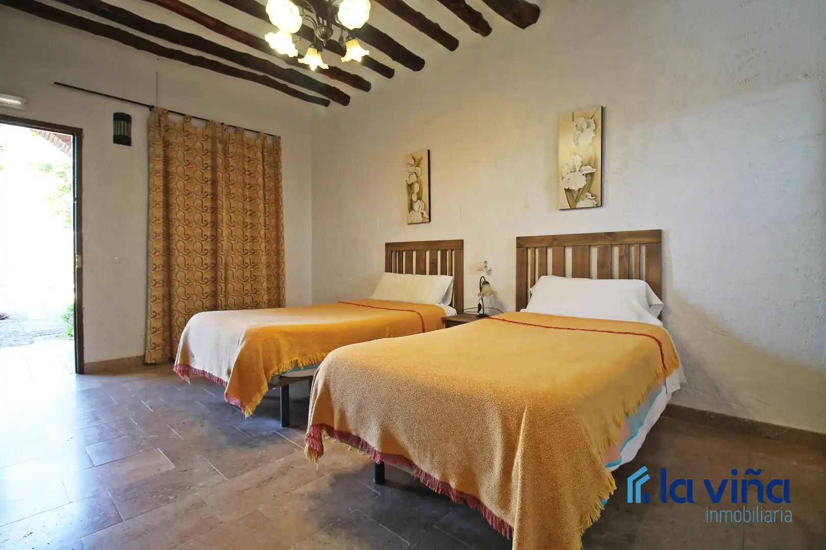Habitación de Finca rústica en venta en Martín de la Jara con Aire acondicionado, Jardín privado y Trastero