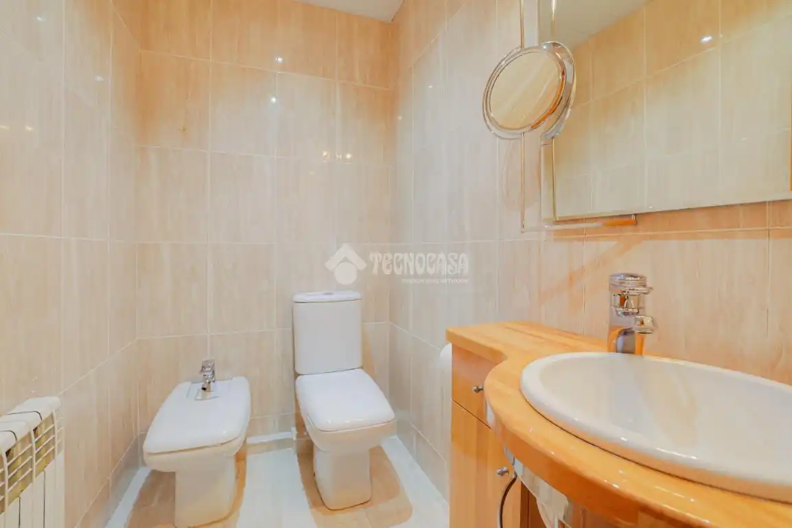 Baño de Piso en venta en Barcelona con Calefacción y Balcón