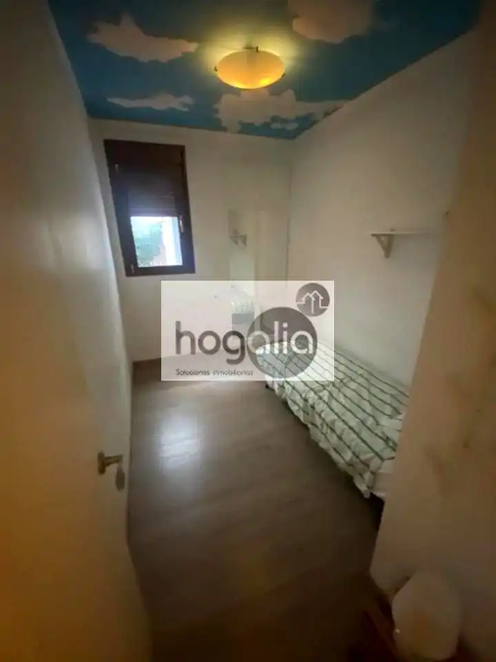 Schlafzimmer von Erdgeschoss zur Miete in Sevilla mit Klimaanlage und Möbliert