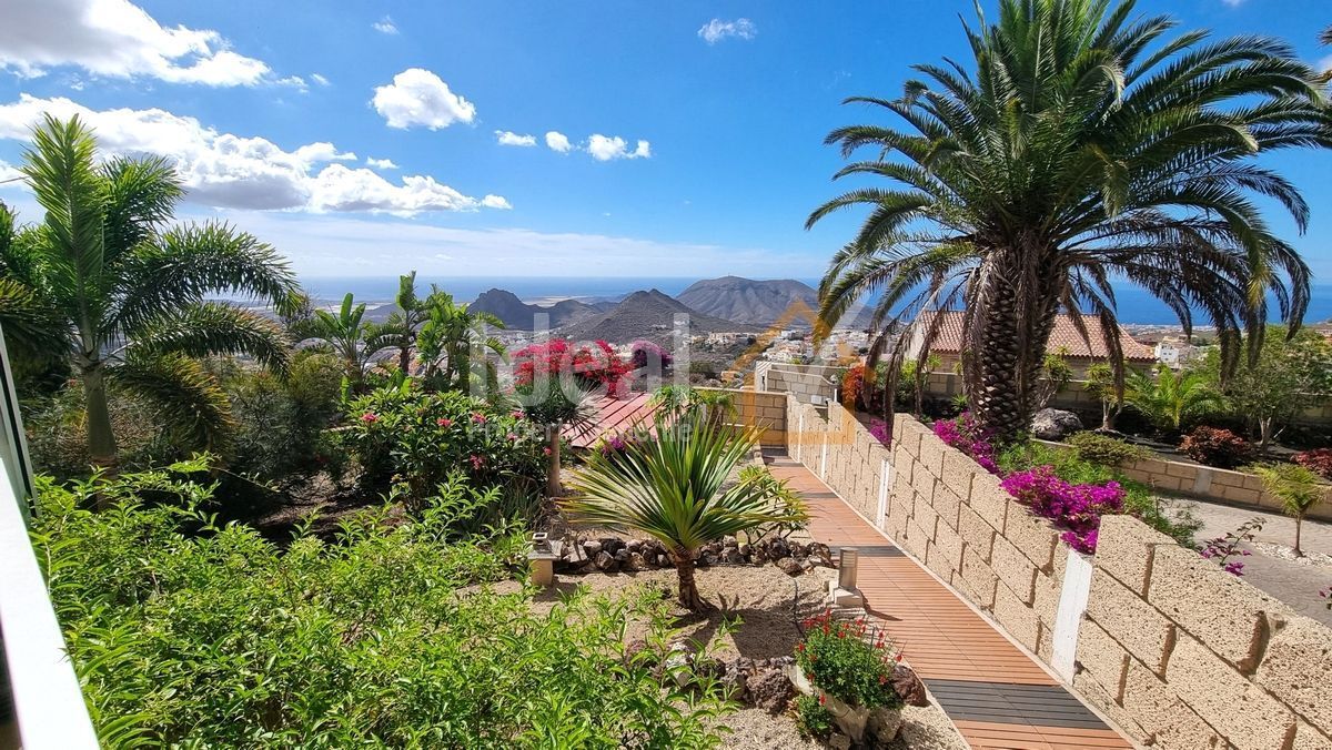 Exterior view of House or chalet for sale in Arona  with Air Conditioner, Private garden and Terrace