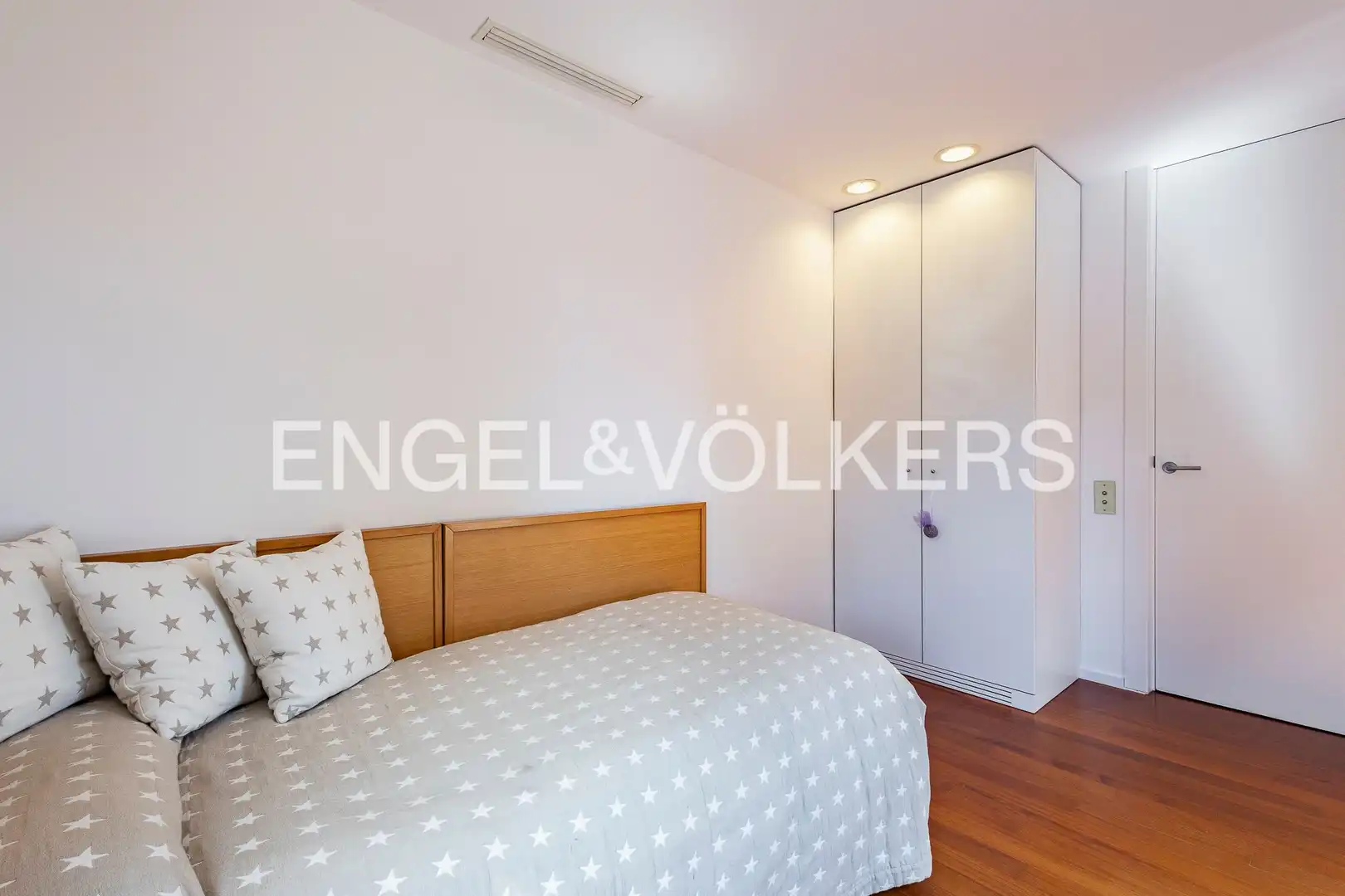 Habitación de Casa o chalet en venta en Sant Cugat del Vallès con Aire acondicionado, Calefacción y Jardín privado
