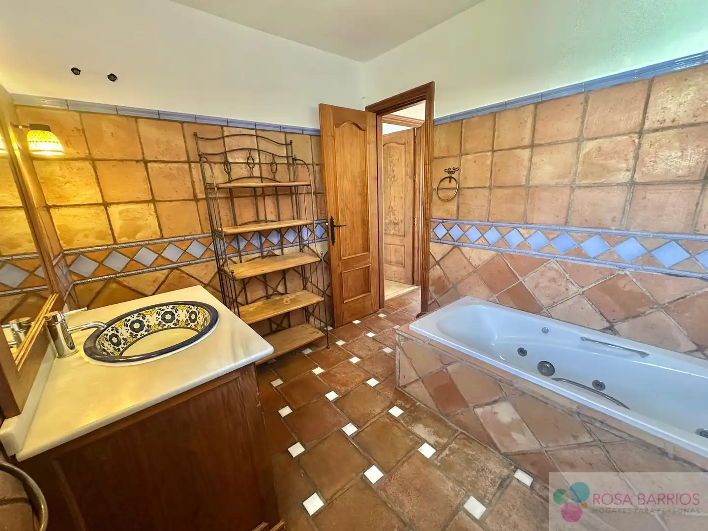 Baño de Casa adosada de alquiler en Estepona con Terraza y Piscina comunitaria