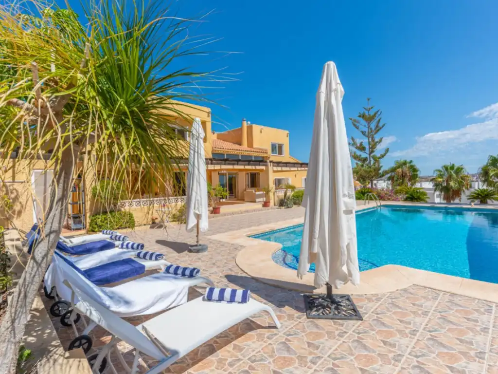 Houses for sale in Avenida Europa, Poble Nou - Montiboli