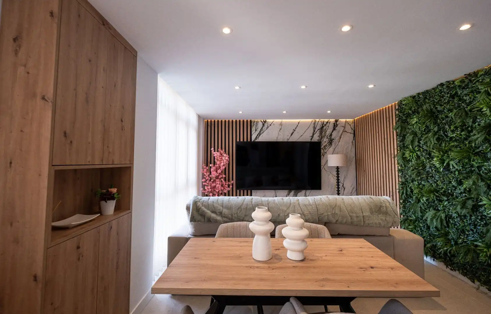 Sala de estar de Apartamento en venta en Avilés con Calefacción, Trastero y Amueblado