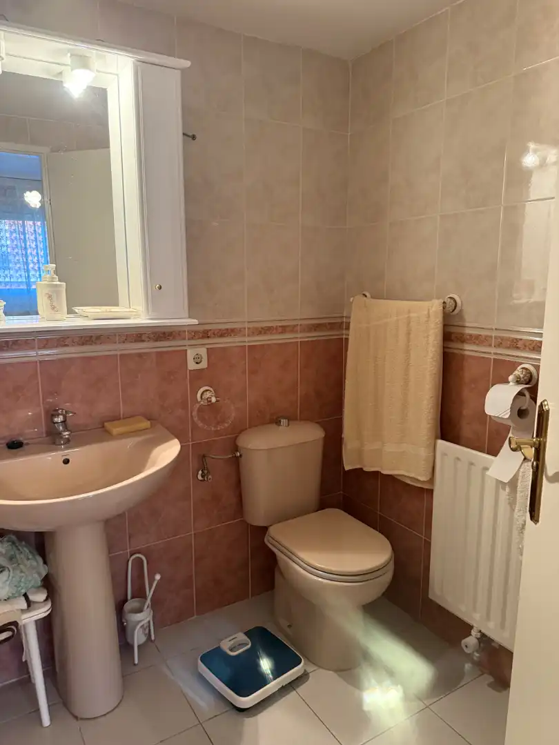 Casa adosada en venta en Calle Castillo de Rena, Avenida Elvas