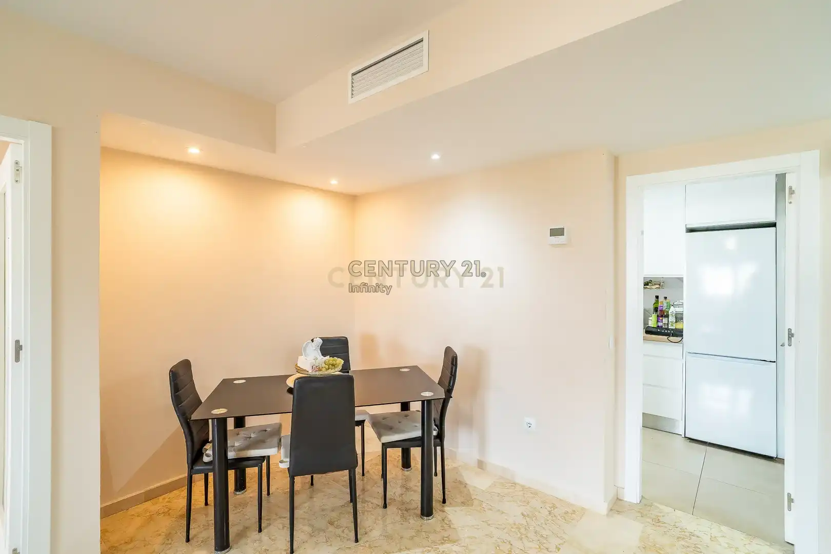 Dining room of Flat for sale in Mijas  with Air Conditioner and Swimming Pool