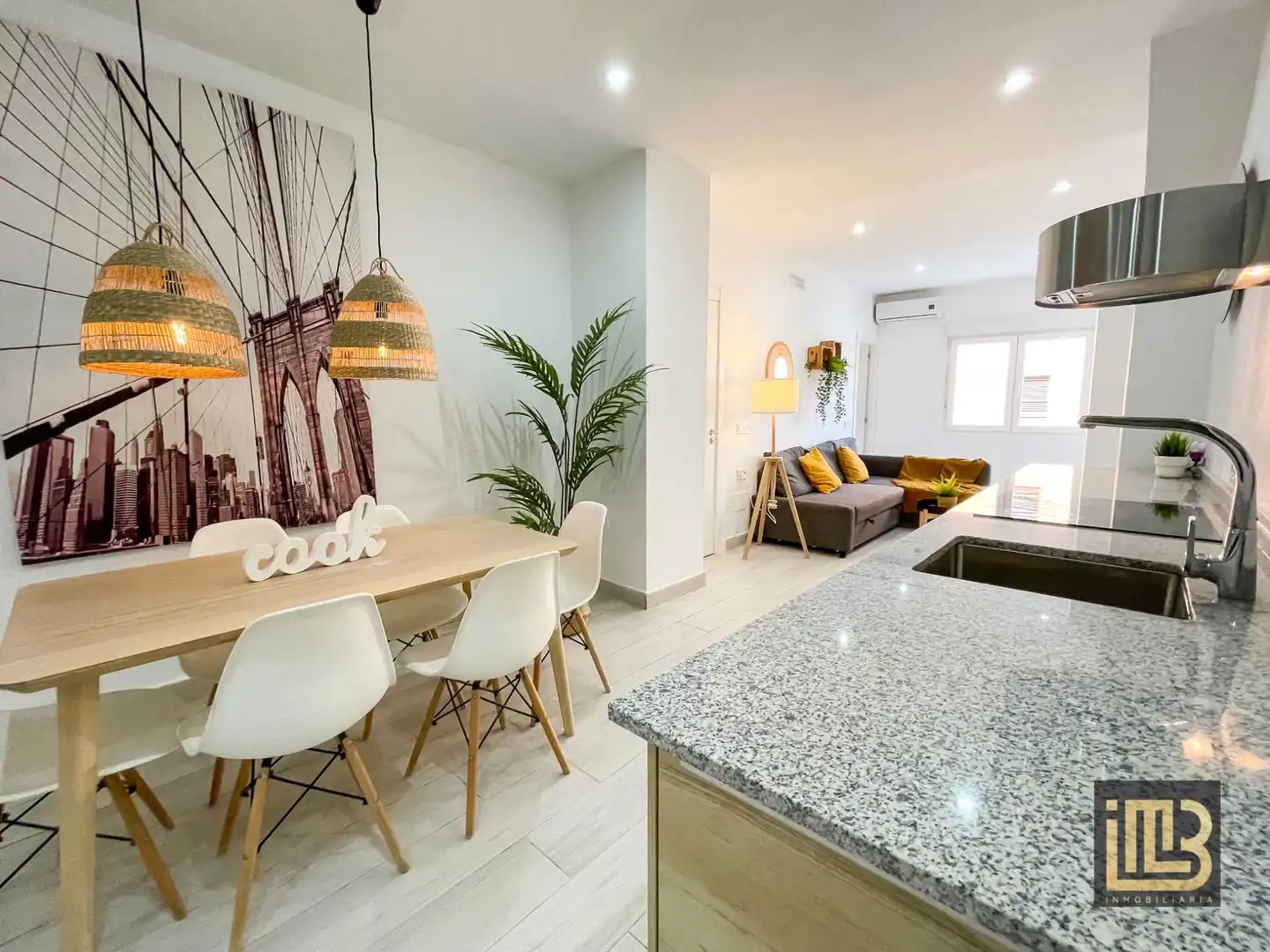 Cocina de Piso en venta en Málaga Capital con Aire acondicionado, Microondas y TV