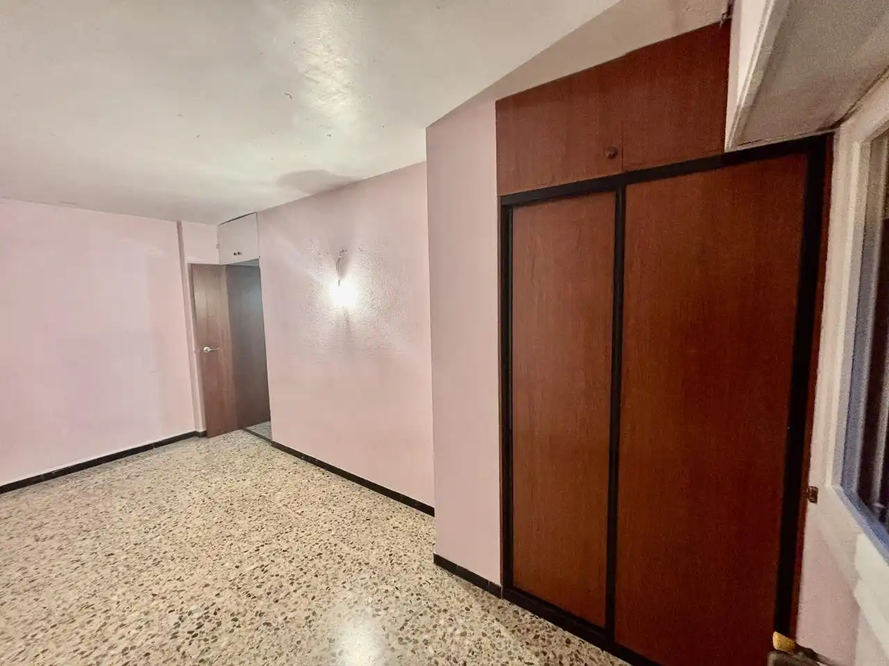 Flat for sale in Zaragoza  with Heating