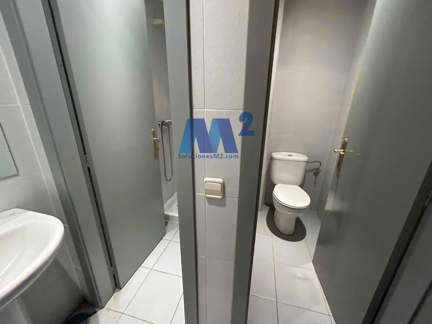 Bathroom of Industrial buildings for rent in Alcobendas