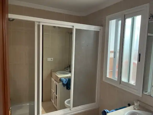 Baño de Piso en venta en Vejer de la Frontera con Aire acondicionado, Amueblado y Balcón