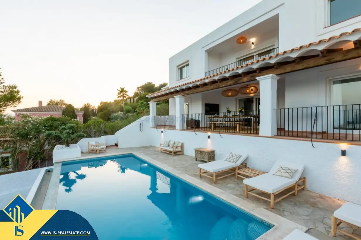 Vista exterior de Casa o xalet en venda en Santa Eulària des Riu amb Aire condicionat, Calefacció i Jardí privat