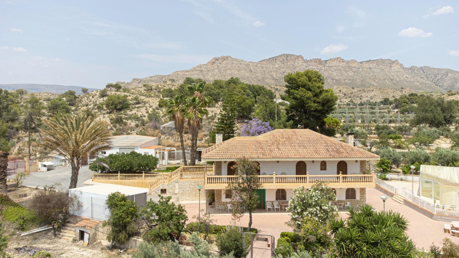 Vista exterior de Casa o xalet en venda en Jijona / Xixona amb Calefacció, Jardí privat i Traster