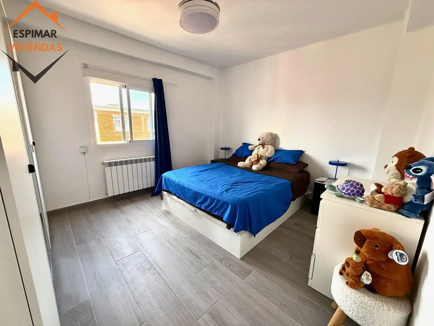 Bedroom of Flat for sale in Zaragoza  with Heating