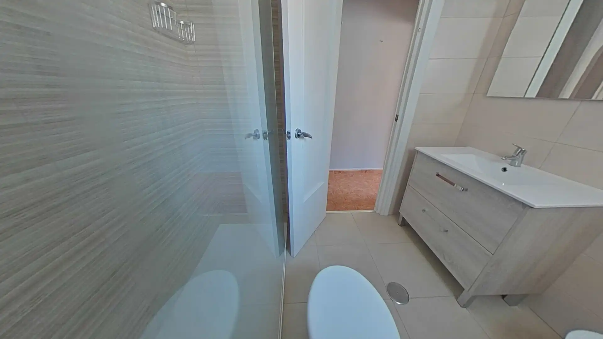 Baño de Piso en venta en La Unión con Aire acondicionado y Balcón