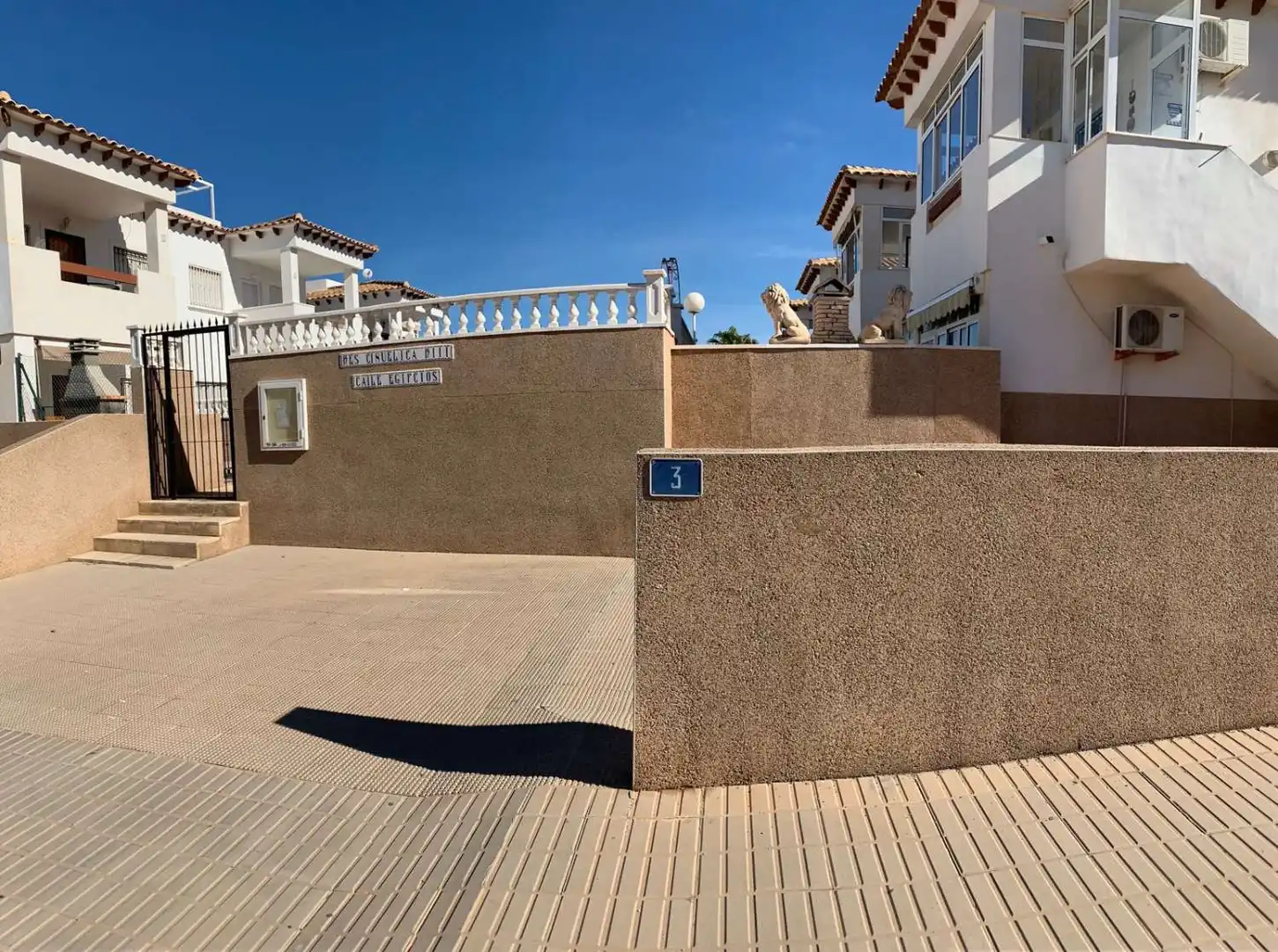 Vista exterior de Garaje en venta en Orihuela