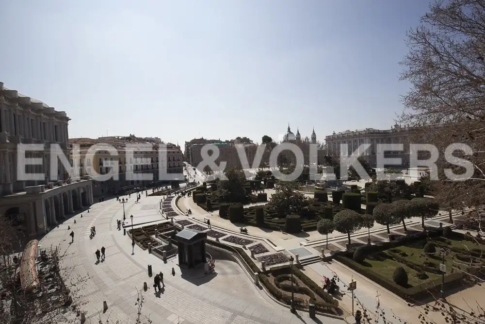 Exterior view of Flat for rent in Madrid  with Heating, Terrace and Balcony