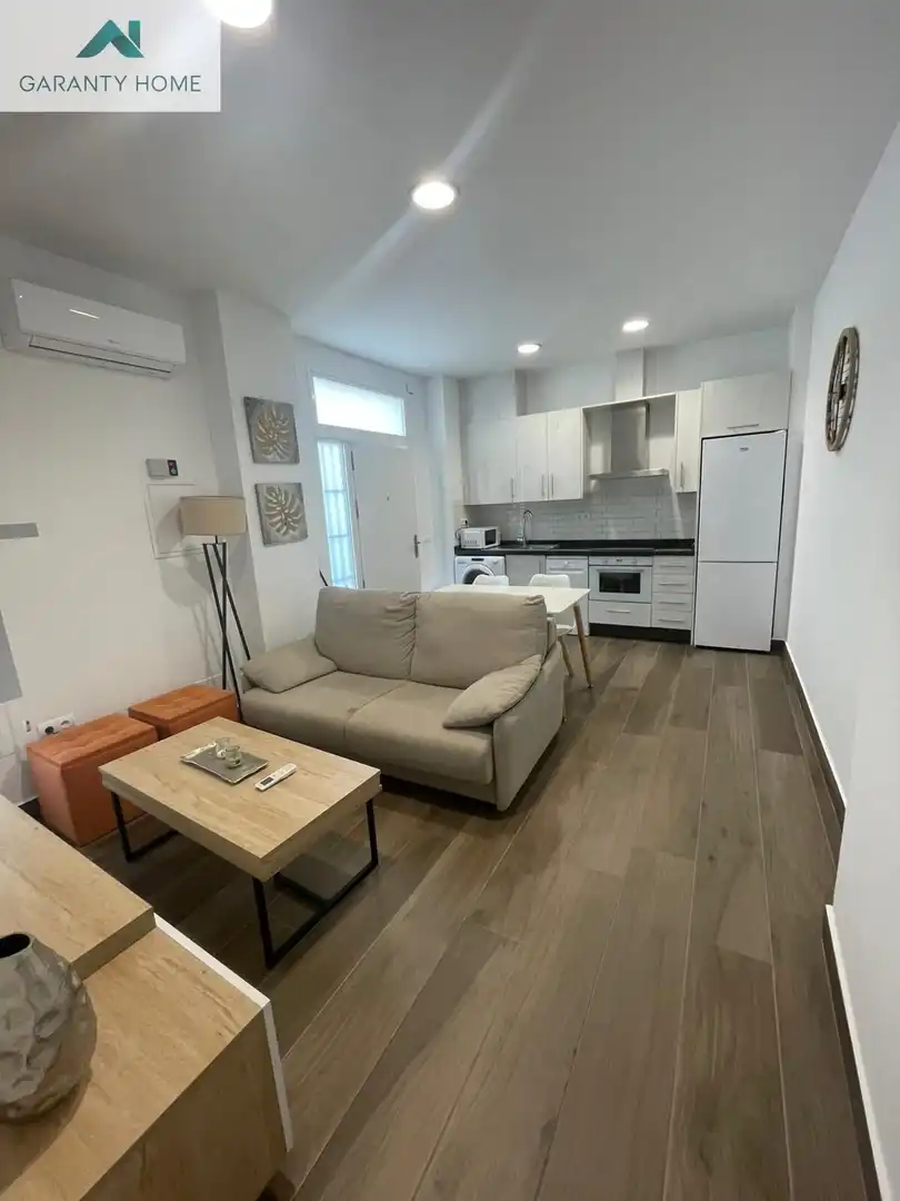 Sala de estar de Piso en venta en Rincón de la Victoria con Aire acondicionado, Calefacción y Amueblado