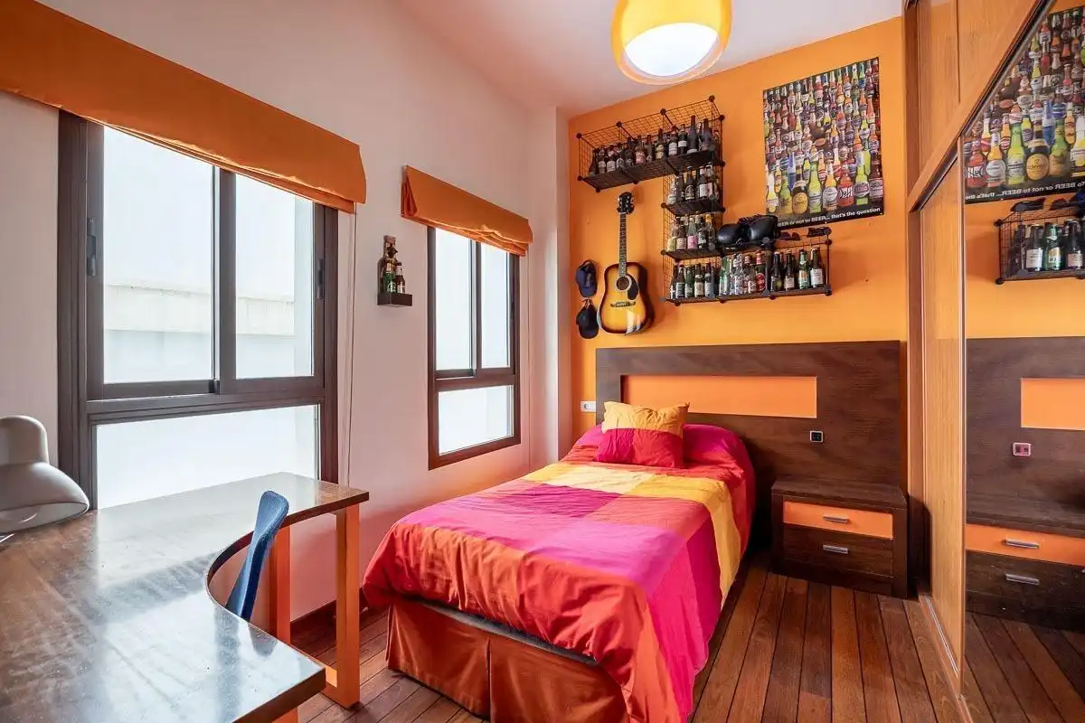 Bedroom of Flat for sale in Granada  with Air Conditioner, Terrace and Balcony