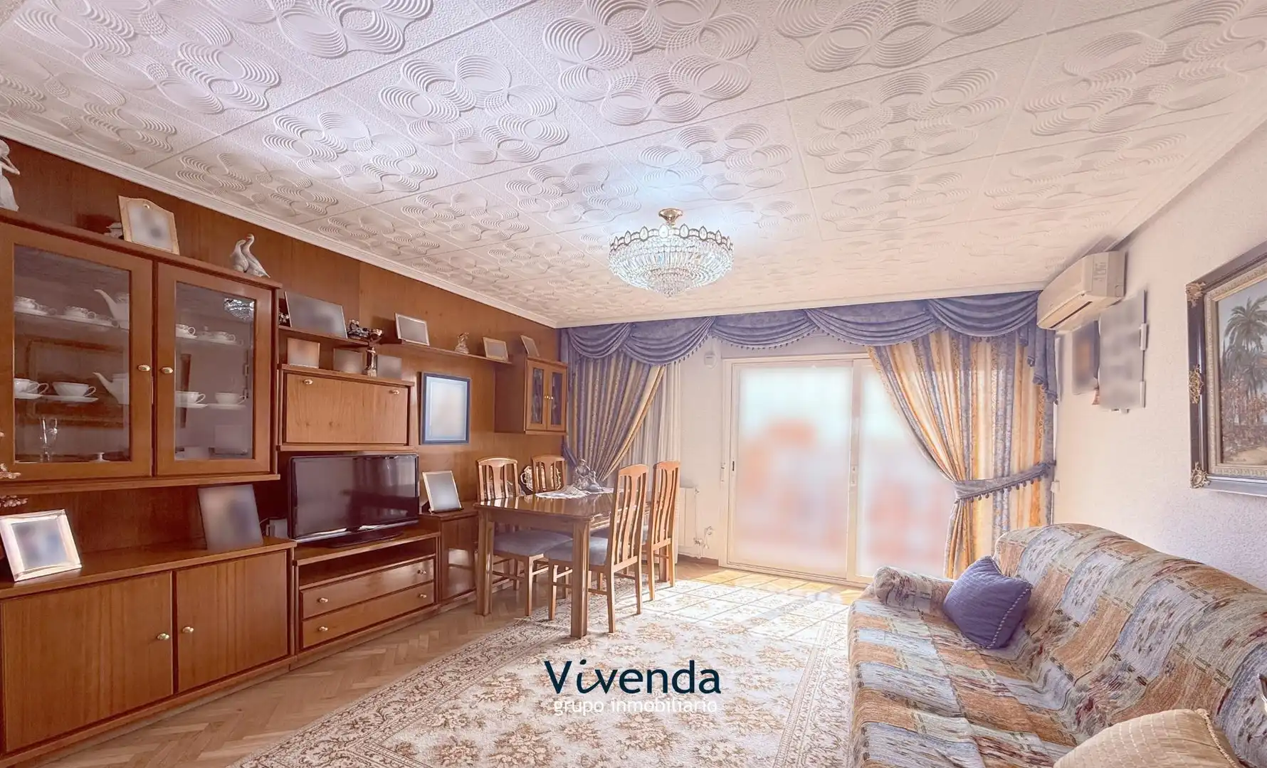 Living room of Flat for sale in  Madrid Capital  with Air Conditioner, Heating and Parquet flooring