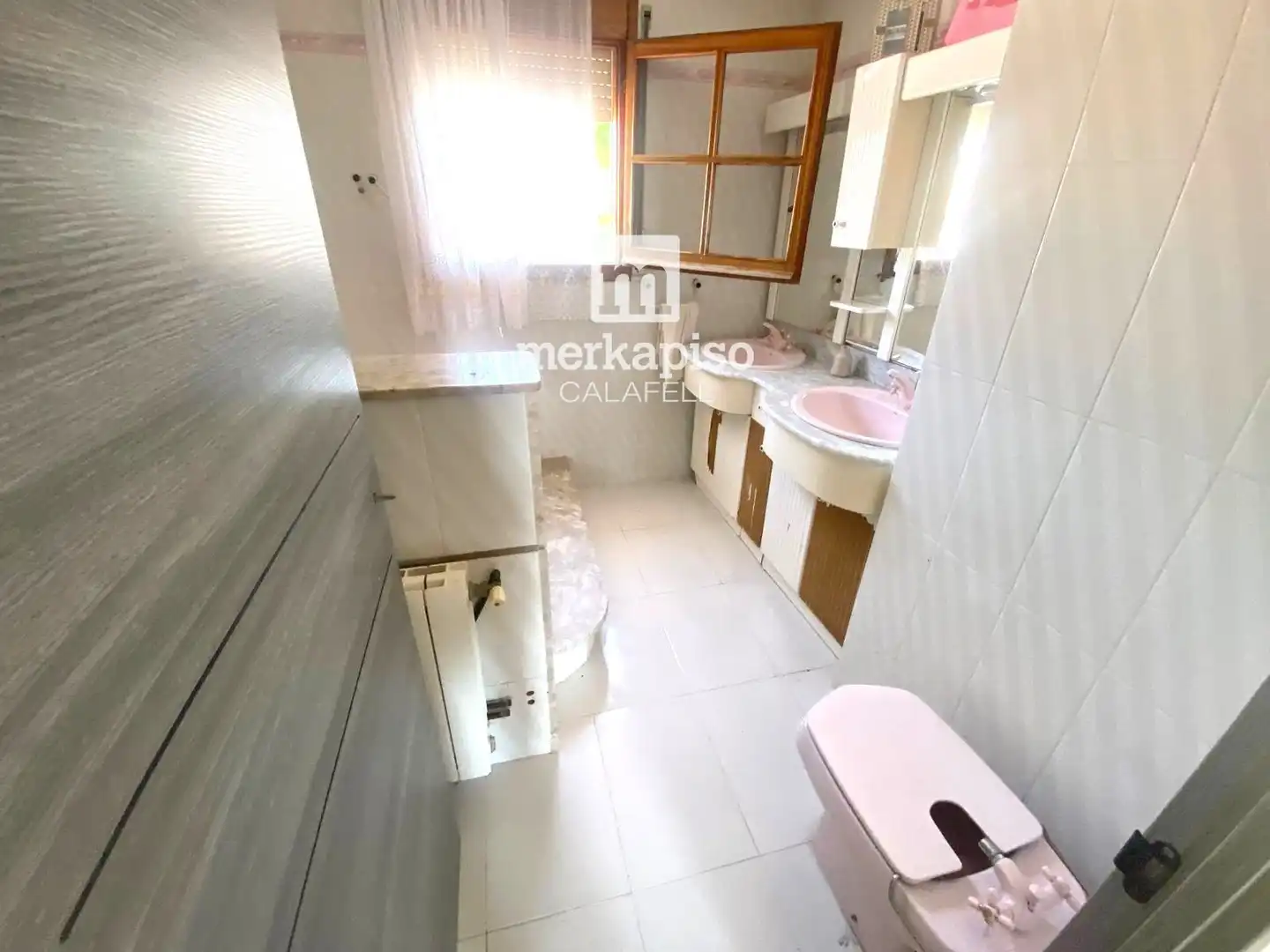 Bany de Casa o xalet en venda en Cunit amb Jardí privat, Terrassa i Traster