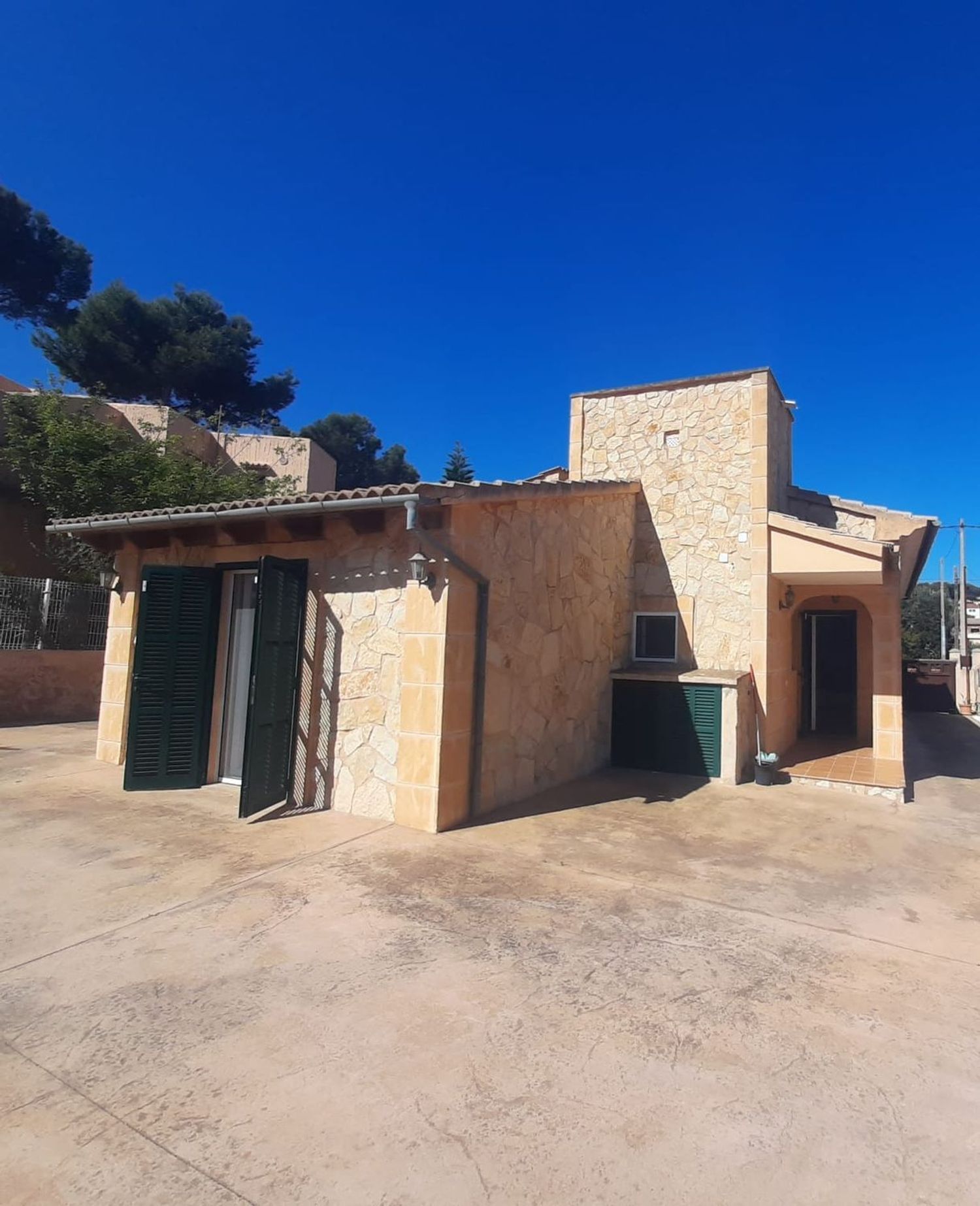 Vista exterior de Casa o xalet en venda en Calvià amb Aire condicionat, Calefacció i Traster