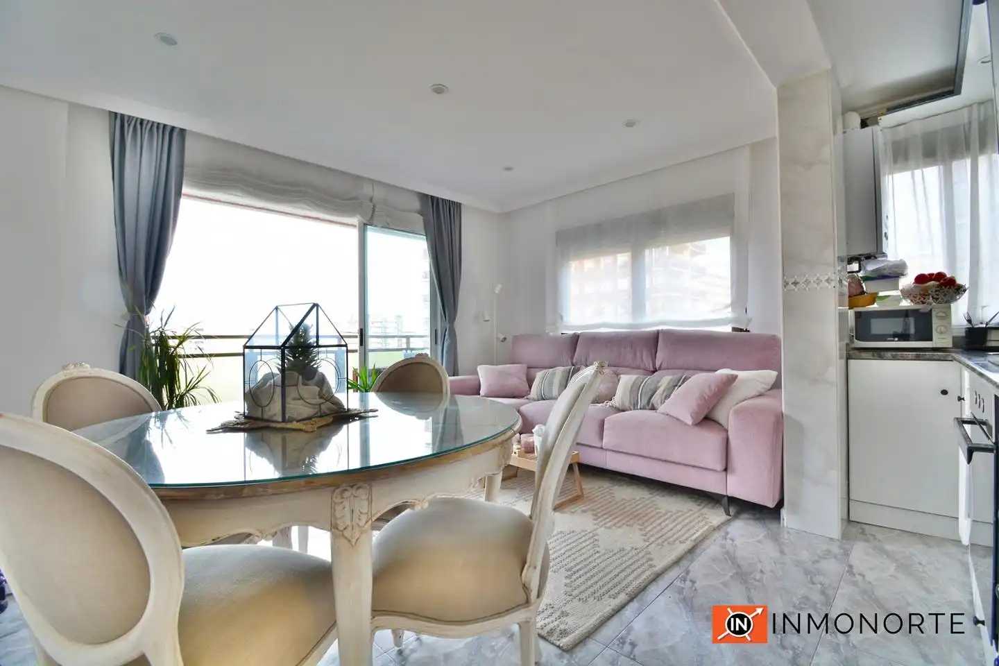 Wohnzimmer von Wohnung zum Verkauf in Laredo mit Heizung und Terrasse