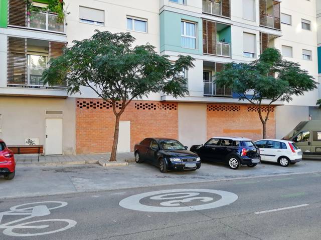 Local comercial en Alquiler en Avenida Juan Pablo II, 17D en Los Valles - Sanz Vázquez - El Fuerte