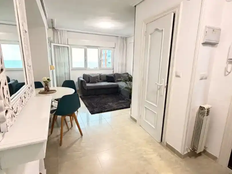 Wohnzimmer von Wohnung zur Miete in Laredo mit Privatgarten und Möbliert