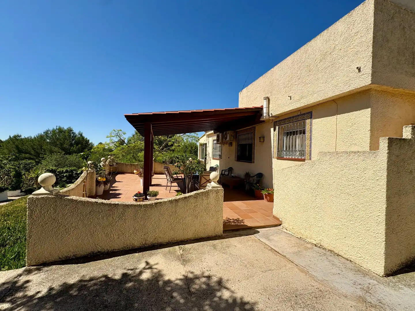 Vista exterior de Casa o xalet en venda en Cheste amb Aire condicionat, Calefacció i Jardí privat