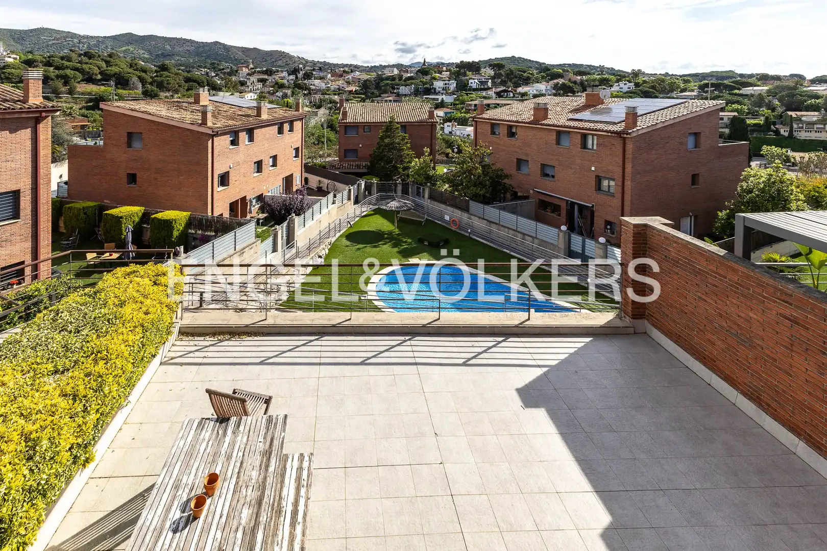 Piscina de Casa adosada de alquiler en Tiana con Aire acondicionado, Calefacción y Jardín privado