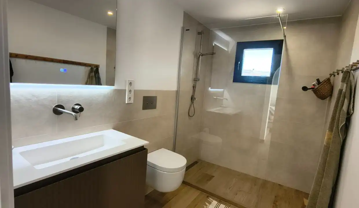 Badezimmer von Maisonette zum Verkauf in Pals mit Klimaanlage, Heizung und Terrasse