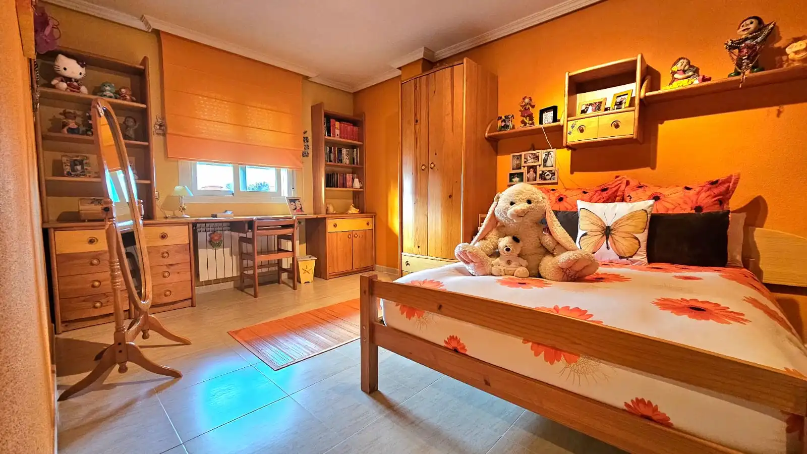 Habitación de Casa adosada en venta en Torrejón de la Calzada con Aire acondicionado, Calefacción y Jardín privado