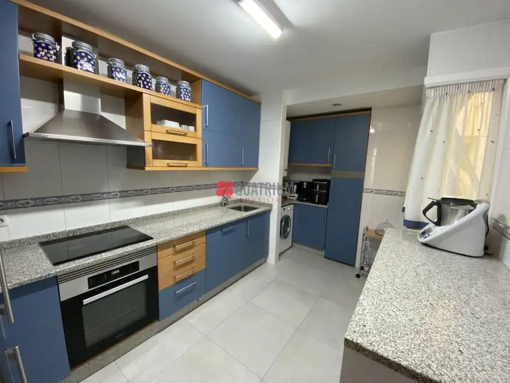 Cocina de Dúplex en venta en Ames con Calefacción, Trastero y Piscina
