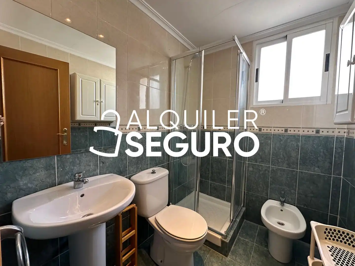 Bathroom of Flat for rent in Torrent  with Air Conditioner and Furnished