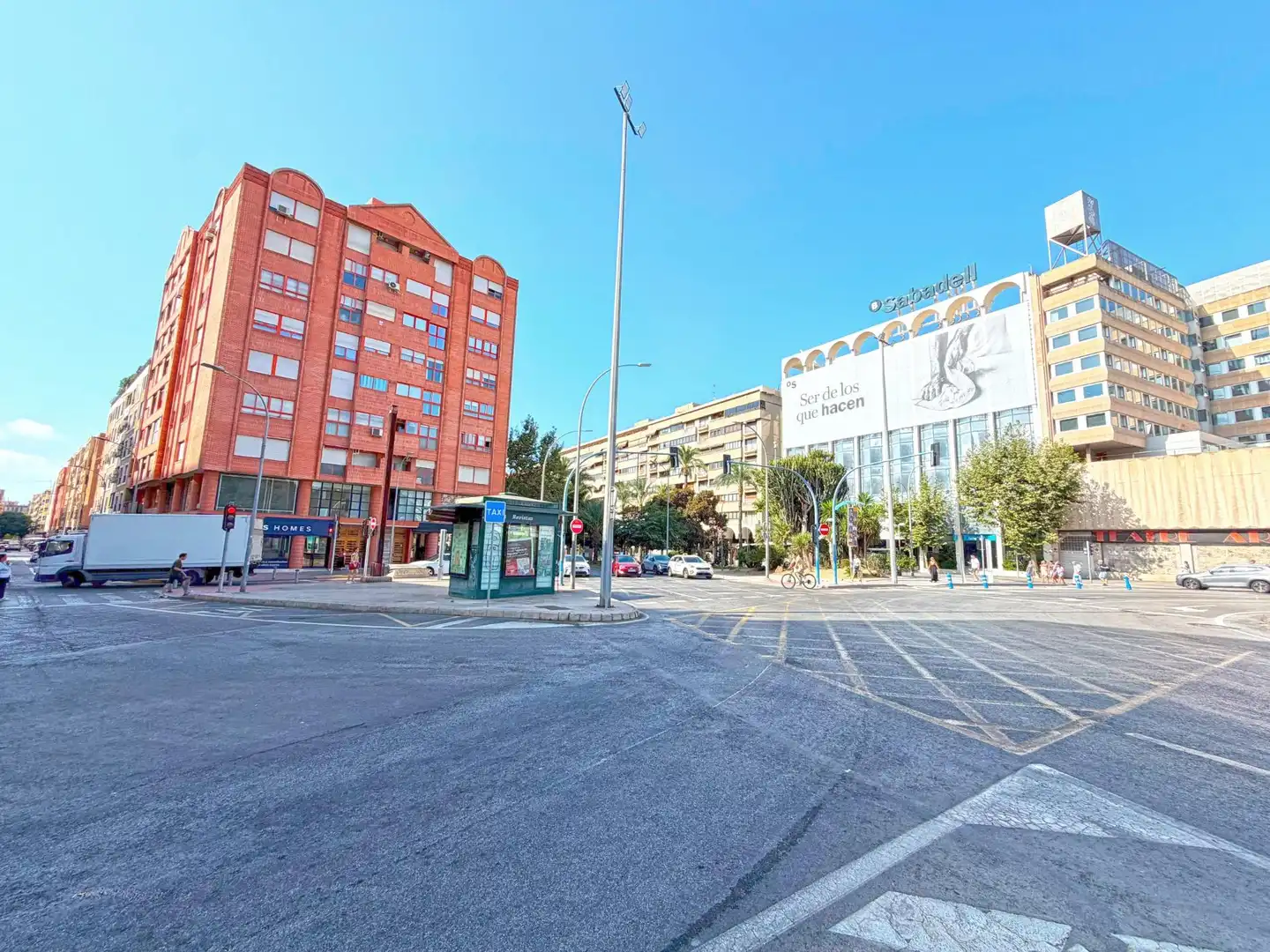 Außenansicht von Geschaftsraum zur Miete in Alicante / Alacant mit Klimaanlage, Terrasse und Möbliert