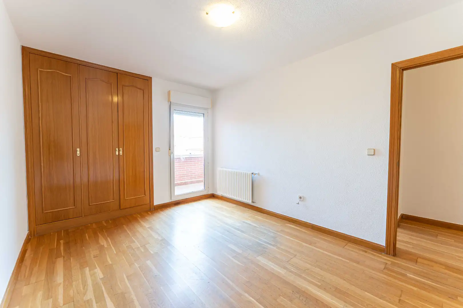 Habitación de Casa adosada en venta en Las Rozas de Madrid con Calefacción, Jardín privado y Parquet