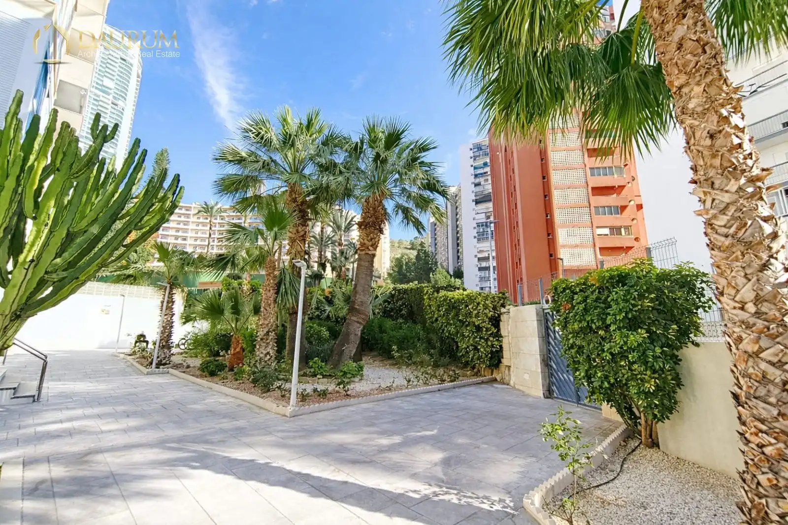 Appartamento con piscina in vendita a CALLE DE VIENA, 1, imagen 42