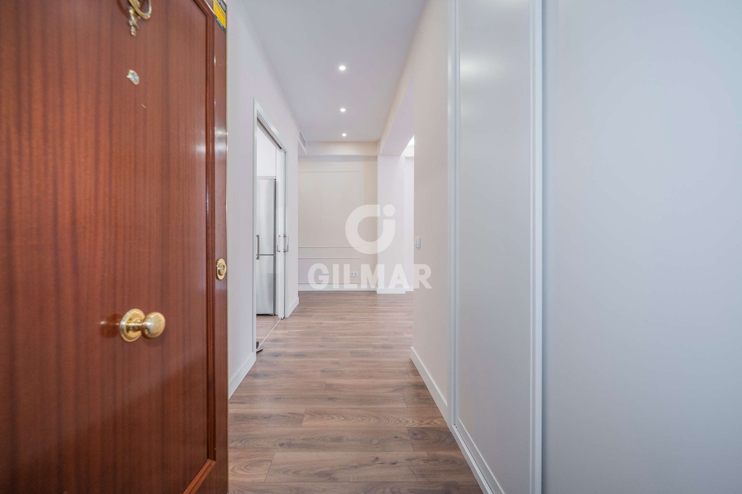 Flat for sale in  Madrid Capital  with Heating