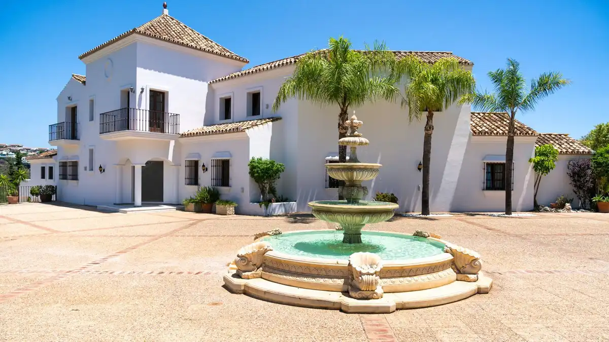 Exterior view of Houses for sale in Benahavís  with Air Conditioner, Private garden and Terrace