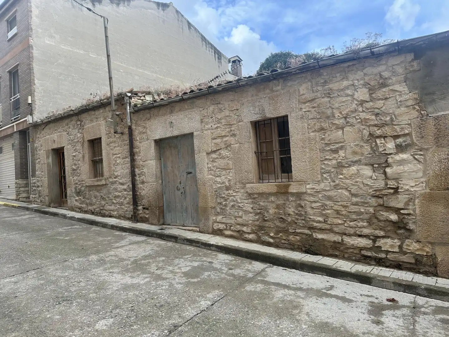 Vista exterior de Finca rústica en venda en Tàrrega amb Terrassa